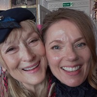 Momen Langka Geri Halliwell Akrab Bareng Meryl Streep saat Rayakan Ultah