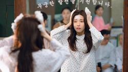 2 Sisi Ha Young & Jung Hae In di Our Sticky Love, Tayang Today di Netflix!