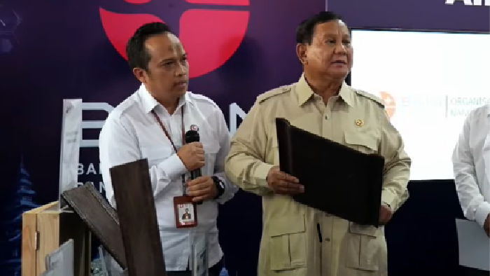 Peneliti BRIN Sukma Surya Kusumah dan Presiden Prabowo Subianto