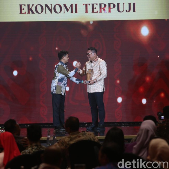 Penerima Anugerah Progam Ekonomi Terpuji