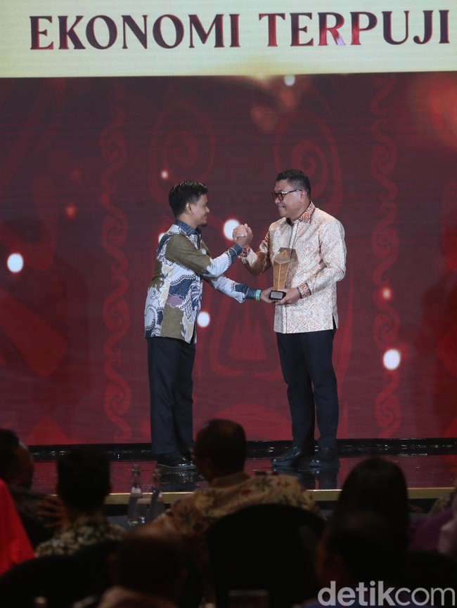 Penerima Anugerah Progam Ekonomi Terpuji