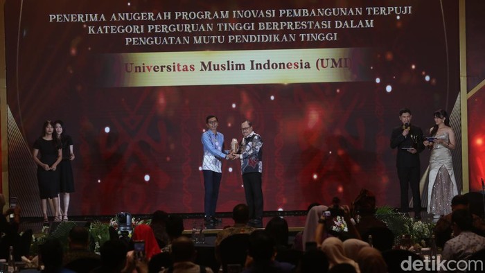 Inilah para penerima Anugerah Progam Inovasi Pembangunan Terpuji, dalam acara detiktimur Awards 2026 di Grand Ballroom Trans Hotel Jakarta, Jumat (7/8/2026).