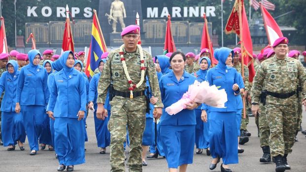Pengukuhan kedudukan Danbrigif 1 Marinir Kolonel (Mar) Sri Utomo di Graha Aminullah Ibrahim, Kesatrian Marinir Hartono, Cilandak, Jakarta Selatan, Kamis (6/8/2026). (dok istimewa)
