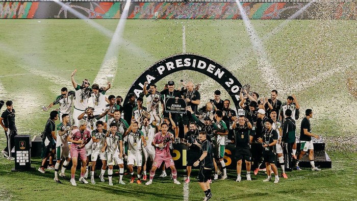 Persebaya Surabaya menjadi juara Piala Presiden 2026 setelah mengalahkan Persib Bandung di final.