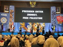 Viral Tulisan Layar PKKMB Unair 2026 Presiden Antek Zionist