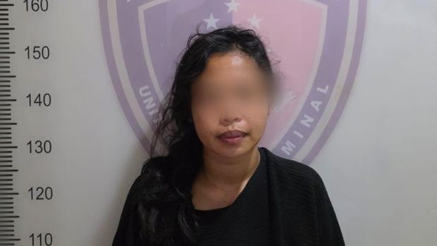 Polisi menangkap DJM (21), wanita yang mencuri sepeda motor pria saat pertemuan pertama (first meet) mereka setelah kenal di medsos.  (dok Ist)
