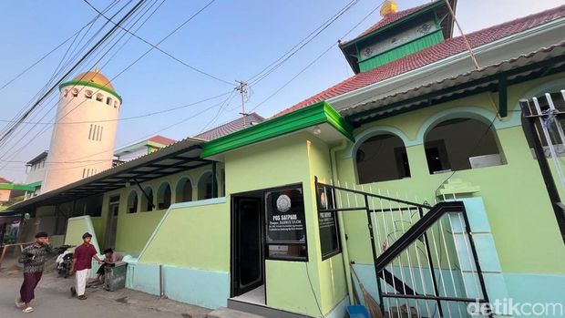 Ponpes Bahrul Ulum Tambakberas Jombang Masjid Jami PP Bahrul Ulum yang dibangun pada masa KH Hasbullah Said, ayah Kiai Wahab tahun 1904