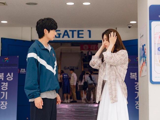 Potongan gambar drama Korea Netflix Our Sticky Love.