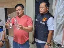 Gudang Miras Ilegal di Pameungpeuk Bandung Digerebek, Pemilik Diamankan