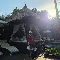 Tak sedikit netizen yang ikut dibuat gemas melihat putri Syahrini yang sudah semakin besar. Kaki nya masyallah gemoyy pisaan baby, tulis salah satu komentar. Gemesss bangett pasti dedeknya, komentar lain. Foto: Instagram/@princessyahrini
