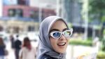 Intip Gaya Syahrini saat Hangout Menikmati Kopi dan Kue