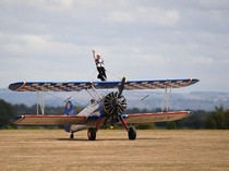 Nenek Umur 97 Tahun Cetak Rekor Dunia Wing Walking Usai Sembuh dari Stroke