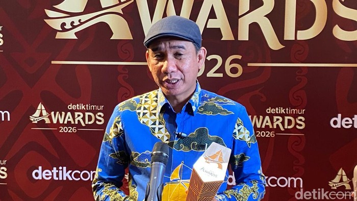 Anggota Komisi III DPR RI Rudianto Lallo meraih penghargaan detiktimur Awards.