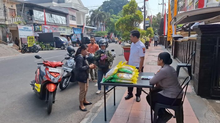 Bazar pangan murah di Polres Blitar Kota