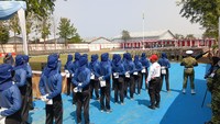 Setelah latihan di PPSDM Kemendikdasmen, Depok, Jawa Barat, capaskibrakan akan melanjutkan latihan di Jakarta. Para capaskibraka kemudian dijadwalkan untuk dilantik pada 15 Agustus mendatang.Rima mengatakan, para paskibraka masih akan terus dievaluasi, sampai petugas pembawa baki, pembentang, pengibar, dan formasi diumumkan pada pagi hari HUT ke-81 RI. Foto: Trisna Wulandari/detikEdu