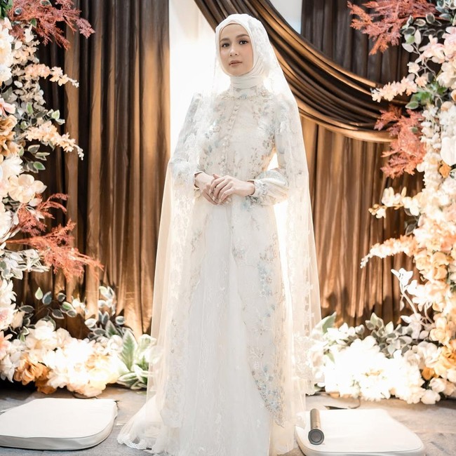 Dea Annisa Menangis Mohon Maaf kepada Ibunda di Pengajian Jelang Pernikahan