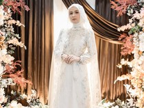 Dea Annisa Menangis Mohon Maaf kepada Ibunda di Pengajian Jelang Pernikahan