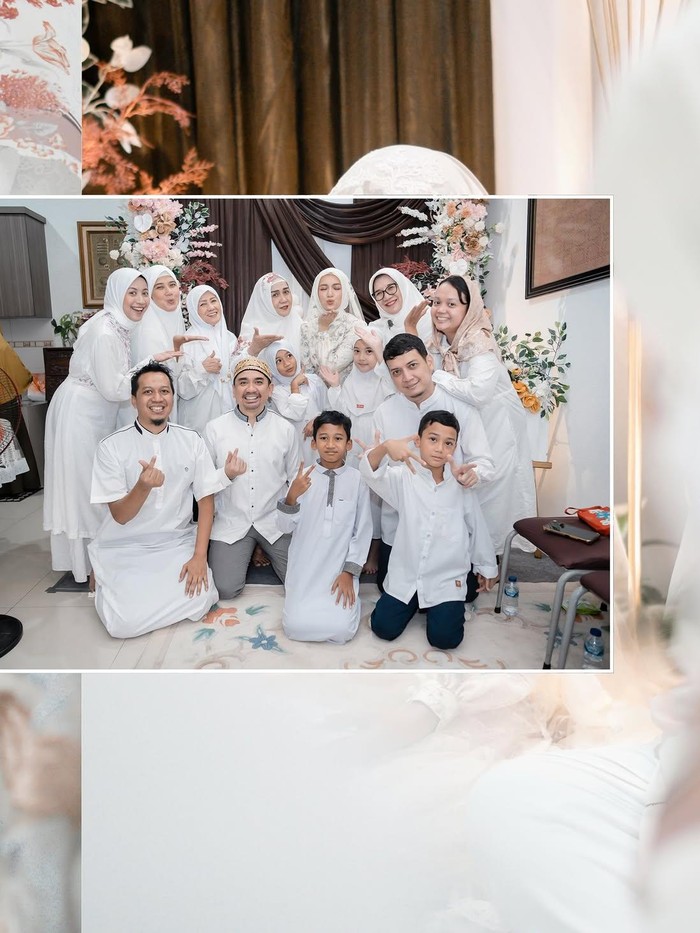 Dea Annisa gelar pengajian jelang pernikahan.