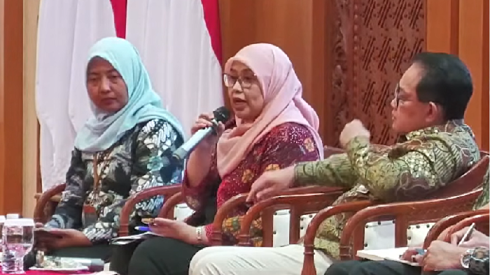Direktur Jenderal Perumahan Perkotaan Kementerian PKP Sri Haryati (tengah)