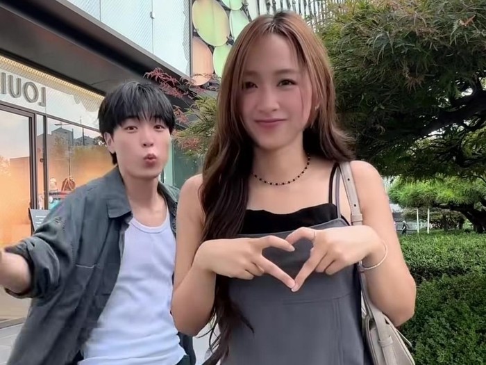 Dita Karang dan Juncurryahn go public
