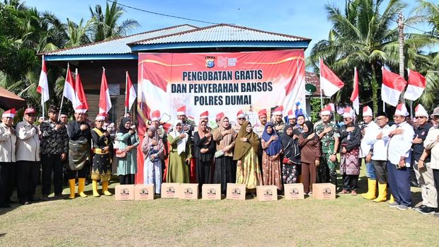 Ekspedisi Merah Putih Presisi Polda Riau hadir di Dumai, membawa bansos, pelayanan kesehatan hingga penanaman mangrove. Ekspedisi Merah Putih Presisi Polda Riau hadir di Dumai, membawa bansos, pelayanan kesehatan hingga penanaman mangrove, Jumat (7/8/2026).