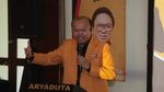 Memperkuat Konsolidasi Akar Rumput