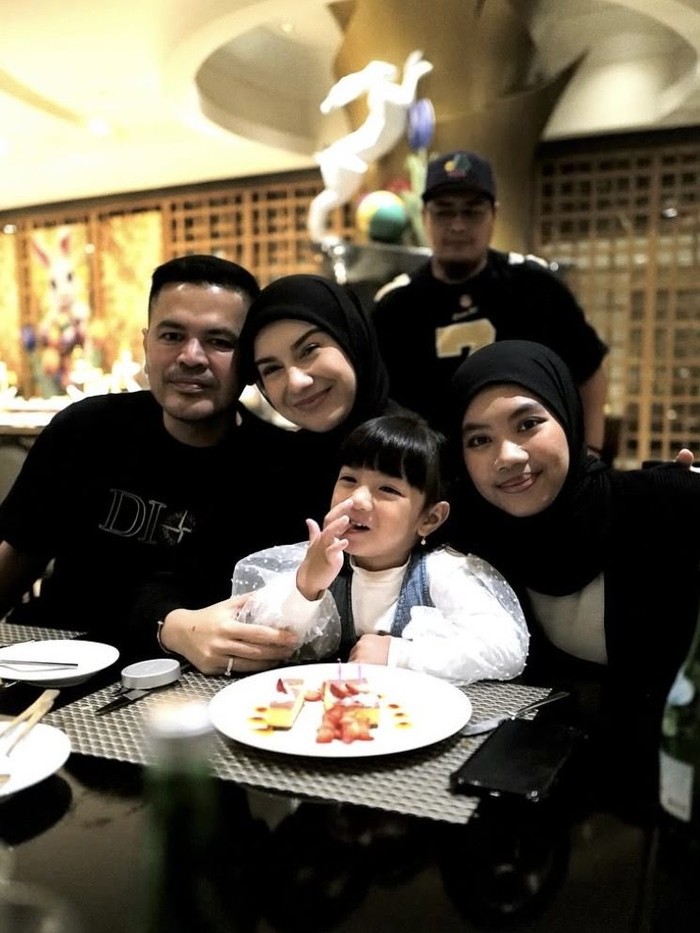 Irish Bella dan suami