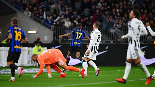 PERTH, AUSTRALIA - AUGUST 08:  Andy Diouf of FC Internazionale celebrates after scoring the goal during the match between Juventus and FC Internazionale at Optus Stadium on August 08, 2026 in Perth, Australia. (Photo by Mattia Pistoia - Inter/Inter via Getty Images)
