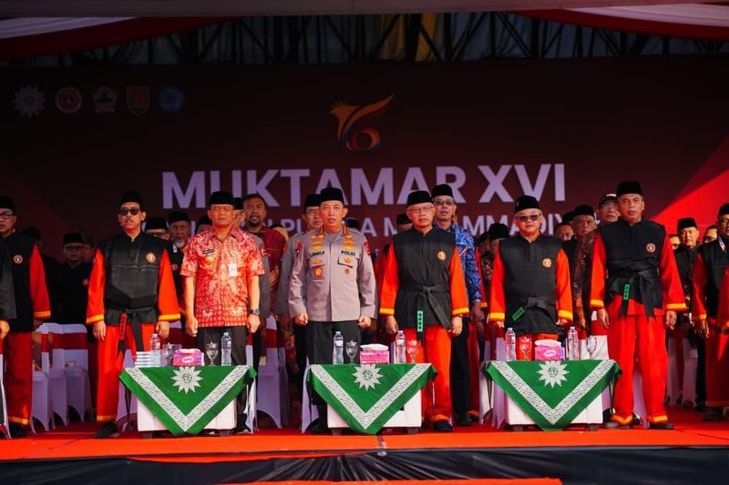 Kapolri Jenderal Listyo Sigit Prabowo menghadiri apel pembukaan Muktamar XVI Tapak Suci Putera Muhammadiyah (TSPM) di Semarang, Jawa Tengah (Jateng), Sabtu (8/8/2026).