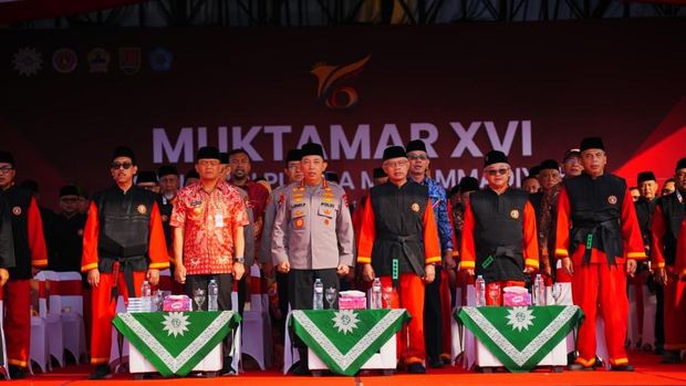 Kapolri Jenderal Listyo Sigit Prabowo menghadiri apel pembukaan Muktamar XVI Tapak Suci Putera Muhammadiyah (TSPM) di Semarang, Jawa Tengah (Jateng), Sabtu (8/8/2026).