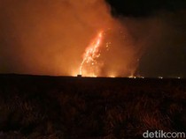 Bromo Ditutup Akibat Kebakaran, Wisatawan Bisa Ajukan Refund Tiket
