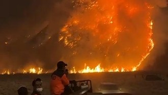 Kebakaran Meluas, Kawasan Wisata Bromo Ditutup Total