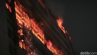 Sudah 3 Jam, Kebakaran Gedung Bapenda DKI Belum Padam