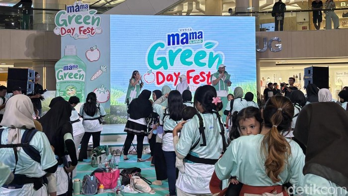 Keseruan MAMA Lime Green Day Fest di Atrium TP 3 Surabaya