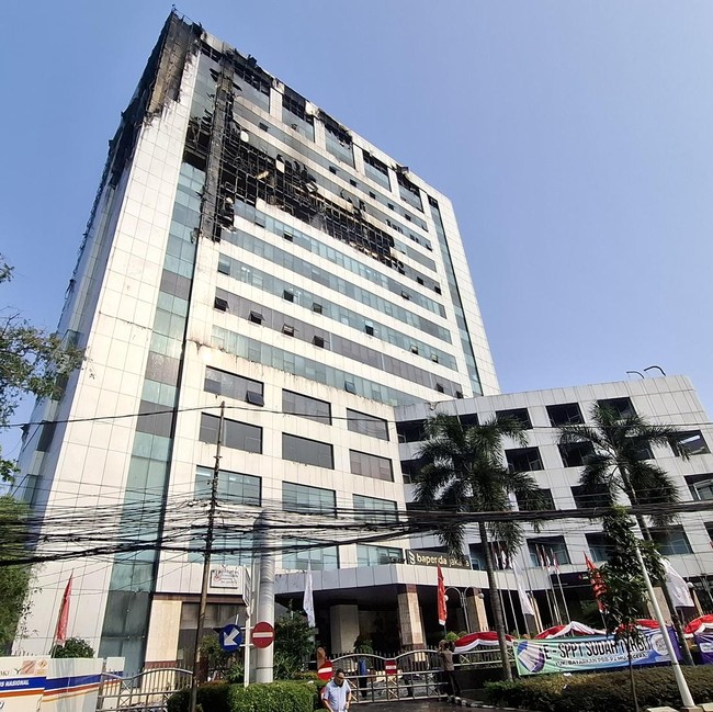 Penampakan Before-After Gedung Bapenda DKI yang Dilahap Api