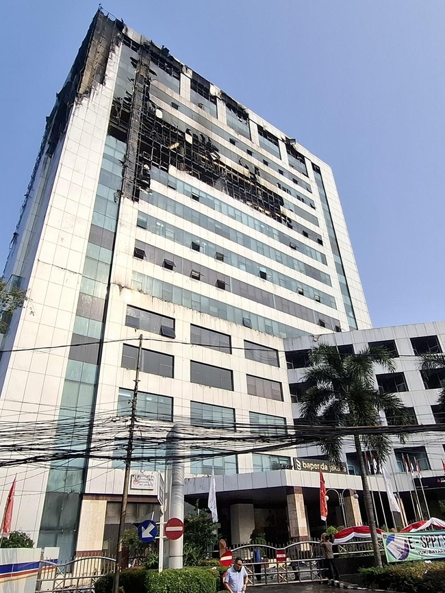 Penampakan Before-After Gedung Bapenda DKI yang Dilahap Api