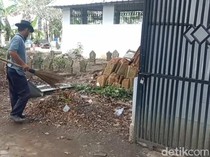 Kisah Lukman Mengabdi di Kesunyian Tempat Peristirahatan Terakhir