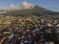 Melihat Padatnya Permukiman Kota Ternate dari Udara