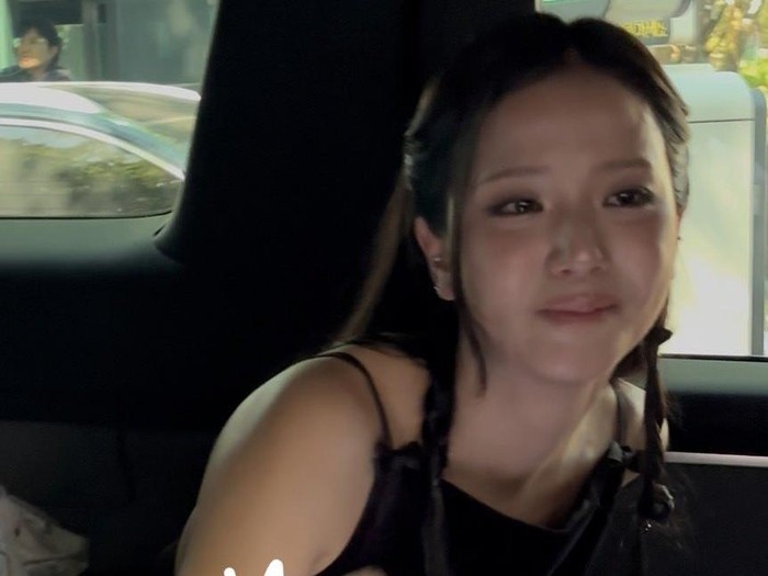 Momen BLACKPINK mengadakan siaran langsung bertepatan dengan perayaan anniversary ke-10.
