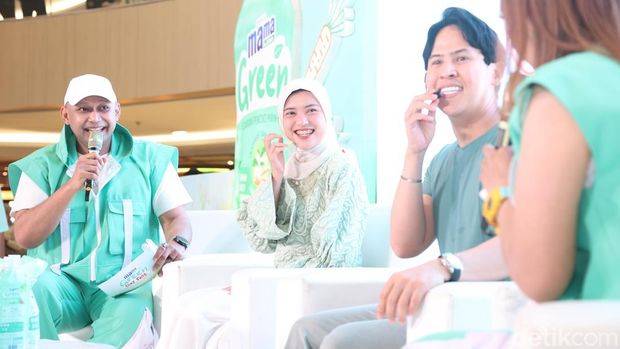 Nutrisionis Putri Wida Dwi Mareta, S.Gz dalam talkshow Mama Lime Green Day Fest di Surabaya, Jawa Timur, Sabtu (8/8/2026). Nutrisionis Putri Wida Dwi Mareta, S.Gz dalam talkshow Mama Lime Green Day Fest di Surabaya, Jawa Timur, Sabtu (8/8/2026).