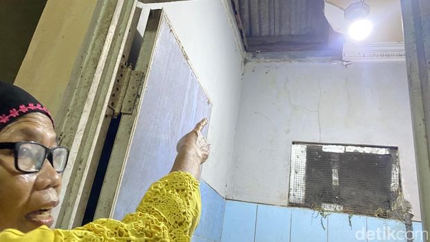Penampakan rumah warga Gombel, Semarang, terdampak proyek mal, Jumat (7/8/2026) malam. Penampakan rumah warga Gombel, Semarang, terdampak proyek mal, Jumat (7/8/2026) malam.