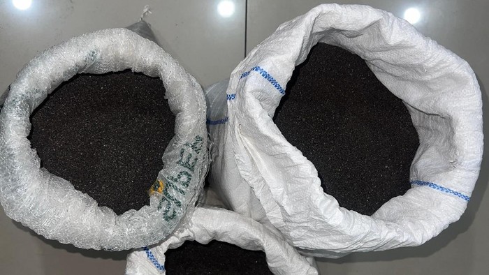 Penyelundupan 150 Kg Pasir Timah