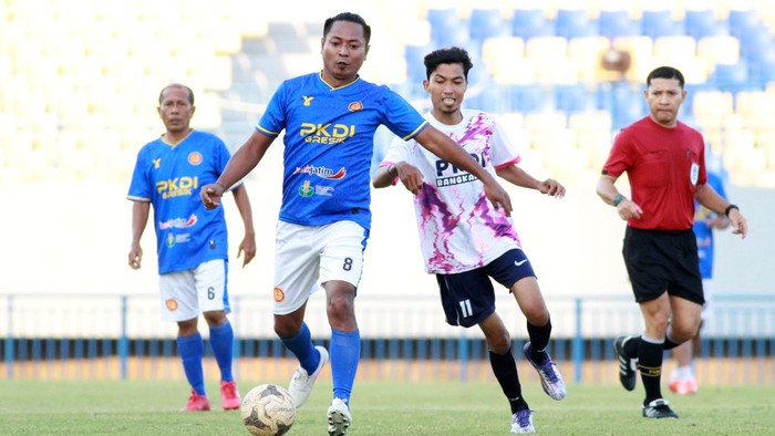 Pertandingan Kepala Desa Gresik melawan Kepala Desa Bangkalan