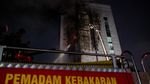 Potret Kobaran Api Mengamuk di Gedung Bapenda DKI
