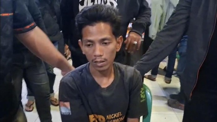Pria berinisial MB (29) ditangkap gegara membunuh wanita inisial IN (28) saat open booking (BO) di kamar kos Kabupaten Pinrang.