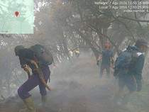 Kebakaran Gunung Gede Dipadamkan, Pendakian Ditutup Sementara