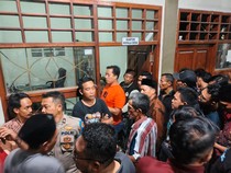 Kepanikan Duda di Gresik Saat Digerebek Selingkuh Bareng Istri Orang