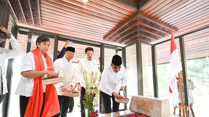 Ziarah ke Makam Bung Hatta, Muzani Ingatkan Perjuangan Pendiri Bangsa