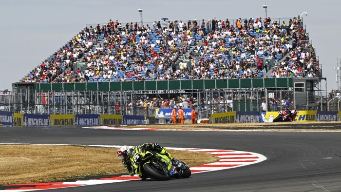NORTHAMPTON, ENGLAND - AUGUST 09: Raul Fernandez of Spain riding the Trackhouse MotoGP Aprilia (25) on track during the MotoGP race at Silverstone Circuit on August 09, 2026 in Northampton, England. (Photo by Gold & Goose Photography/Getty Images)