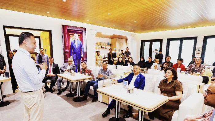 AKC Library and Cafe milik eks Wamenlu Dino Patti Djalal